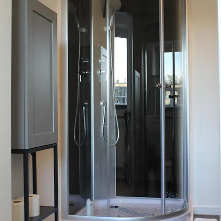 Gaestehaus Friedrichstrasse Ruhiges Mit Bad Zum Innenhof Kwatera prywatna